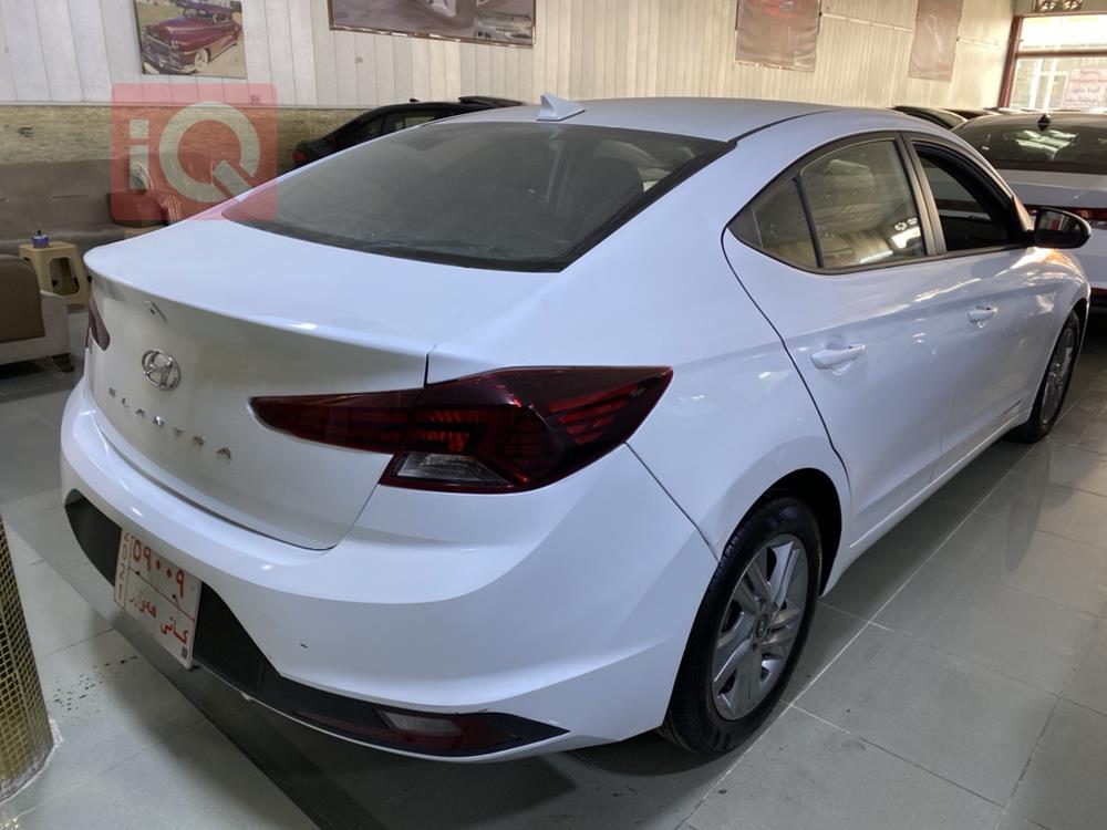هيونداي النترا